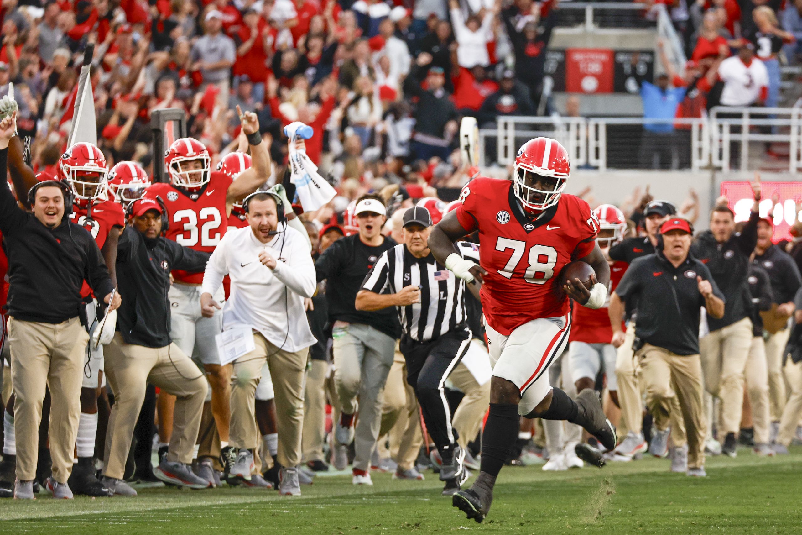 Defensive lineman Nazir Stackhouse returns an interception in the 4th quarter in the second half of the home game versus Missouri.